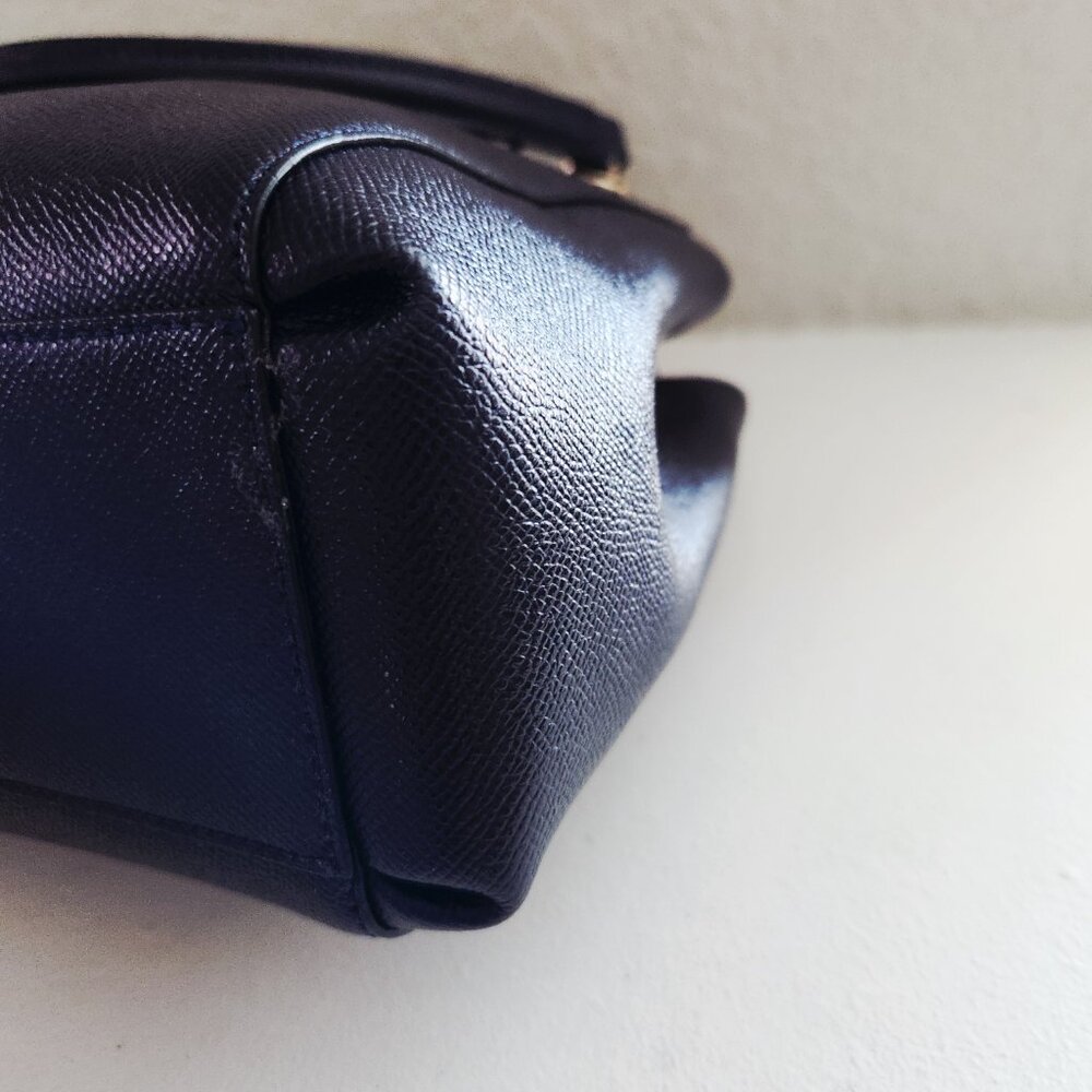Like New Coach Minetta Black Leather Shoulder Bag - Picture 9 of 15